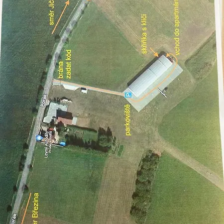 Lägenhet Apartman Na Letisti, Porak 618 *